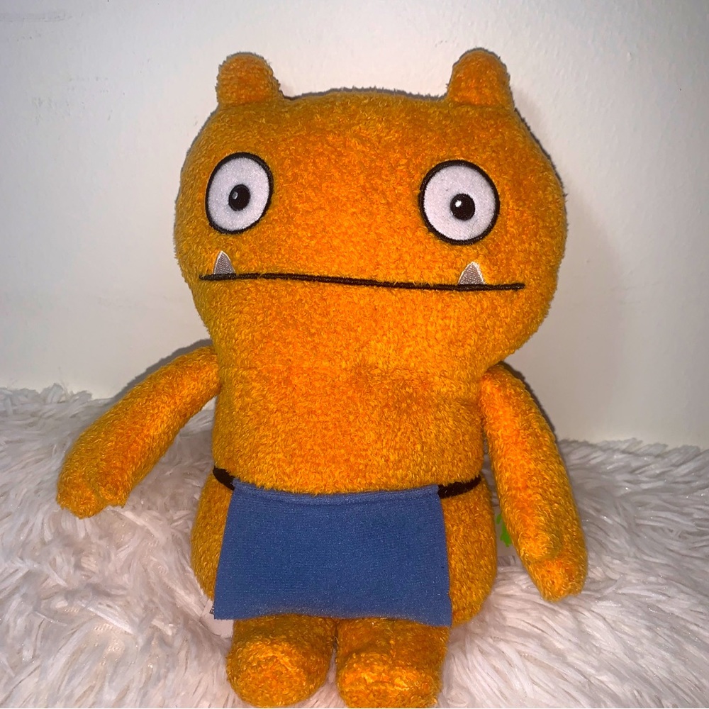 1 Count Hasbro Ugly Dolls Artist Series 9” Wage Plush Age 4 Years & Up